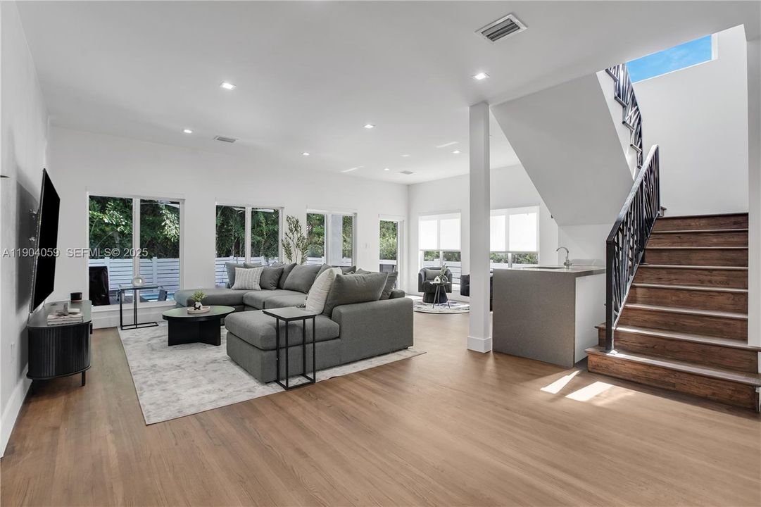 En Venta: $3,295,000 (5 camas, 5 baños, 3141 Pies cuadrados)