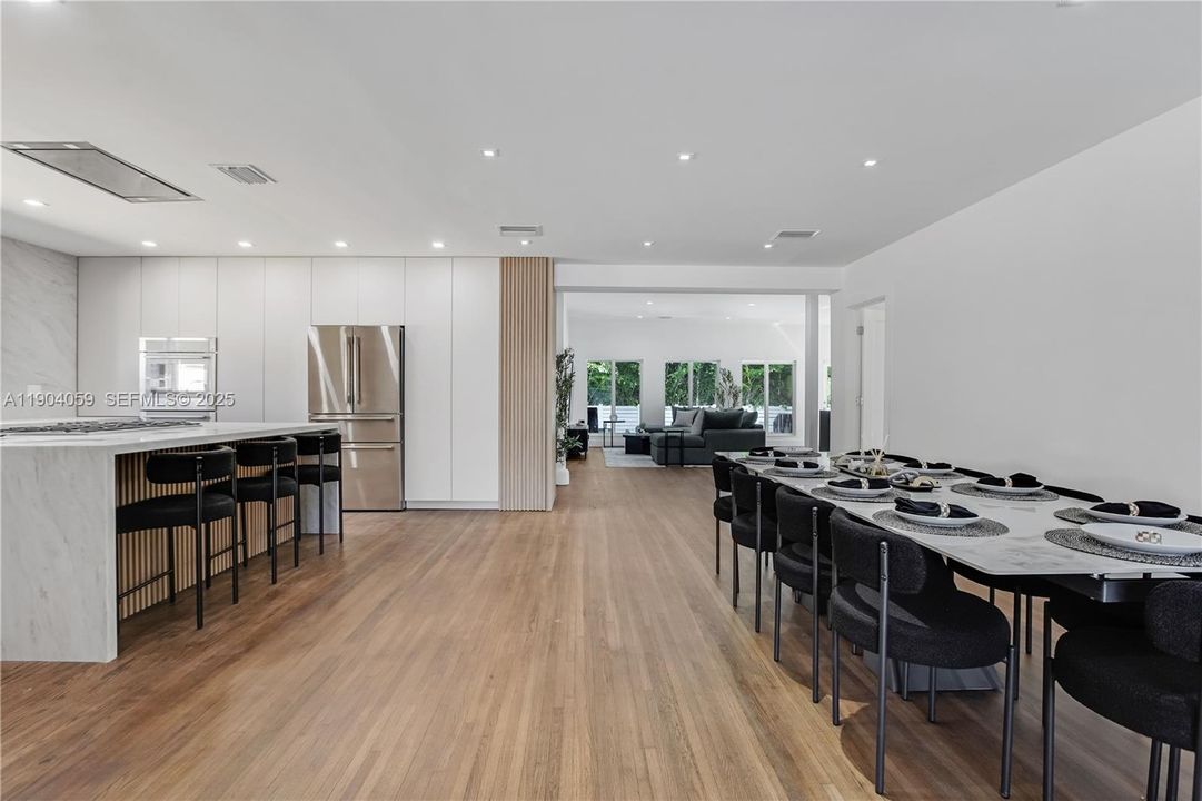 En Venta: $3,295,000 (5 camas, 5 baños, 3141 Pies cuadrados)