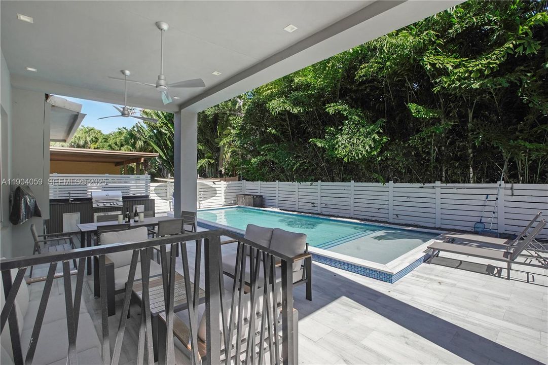 En Venta: $3,295,000 (5 camas, 5 baños, 3141 Pies cuadrados)