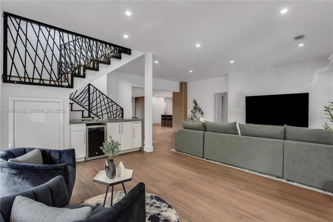 En Venta: $3,295,000 (5 camas, 5 baños, 3141 Pies cuadrados)