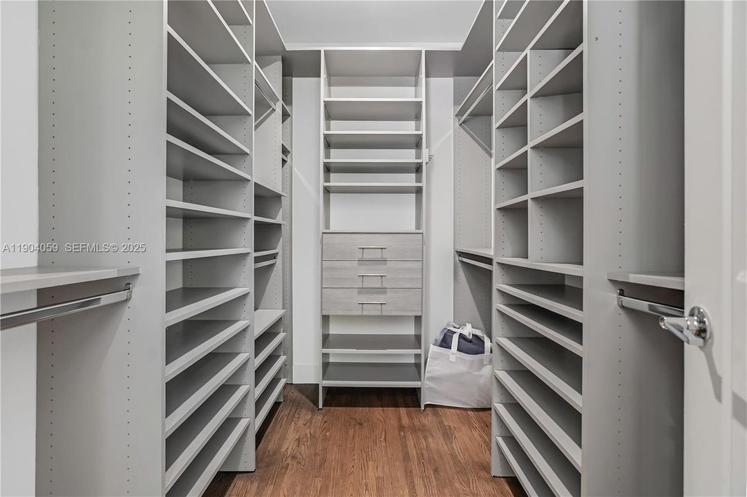 En Venta: $3,295,000 (5 camas, 5 baños, 3141 Pies cuadrados)