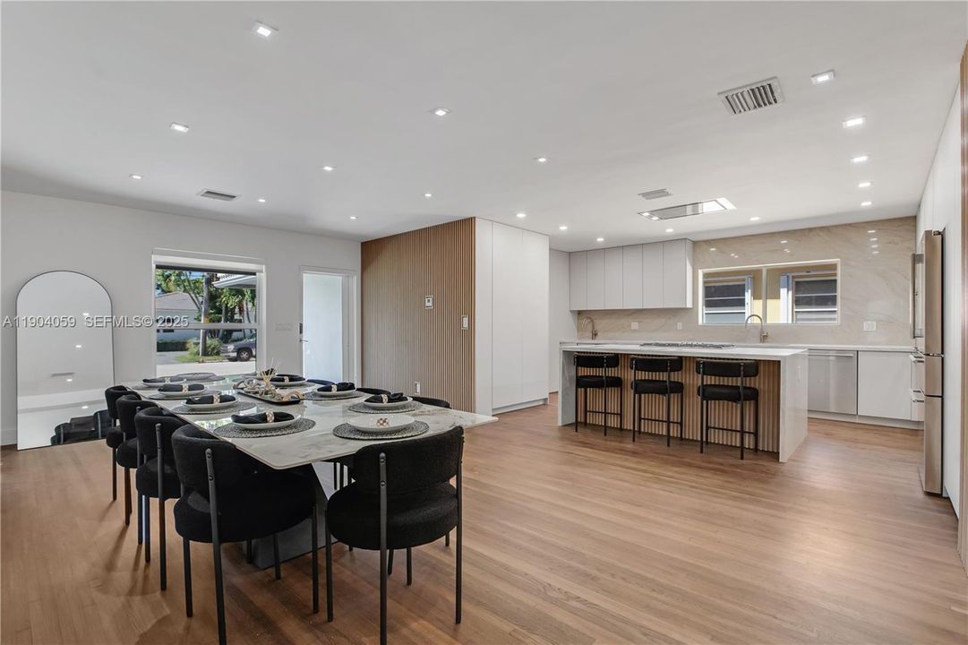 En Venta: $3,295,000 (5 camas, 5 baños, 3141 Pies cuadrados)