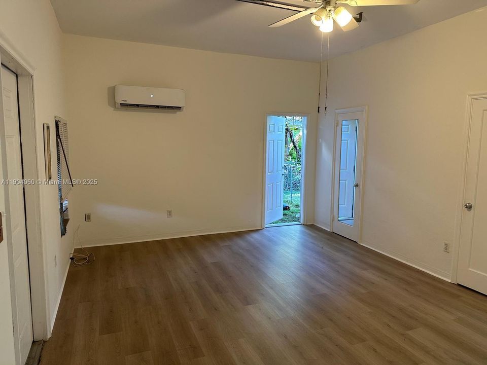 Recientemente alquilado: $1,500 (0 camas, 1 baños, 1025 Pies cuadrados)