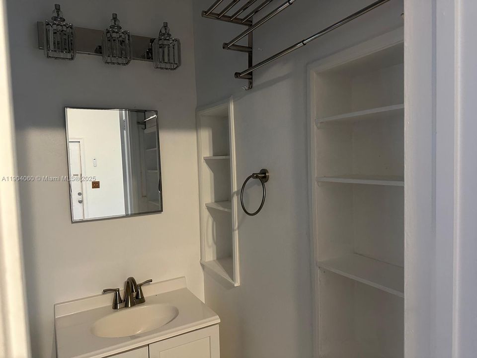 Recientemente alquilado: $1,500 (0 camas, 1 baños, 1025 Pies cuadrados)