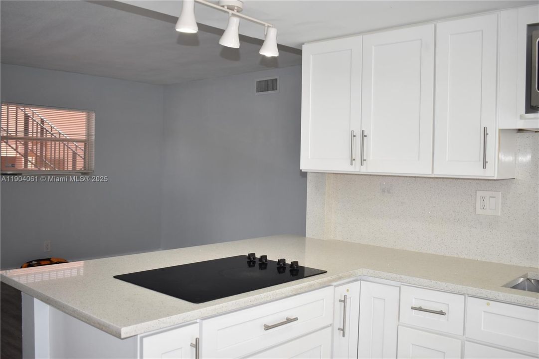 Recently Rented: $1,850 (2 beds, 2 baths, 845 Square Feet)