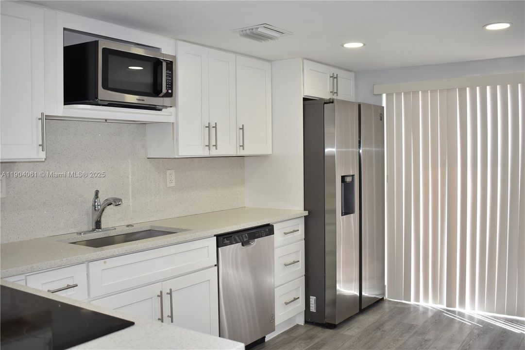 Recently Rented: $1,850 (2 beds, 2 baths, 845 Square Feet)