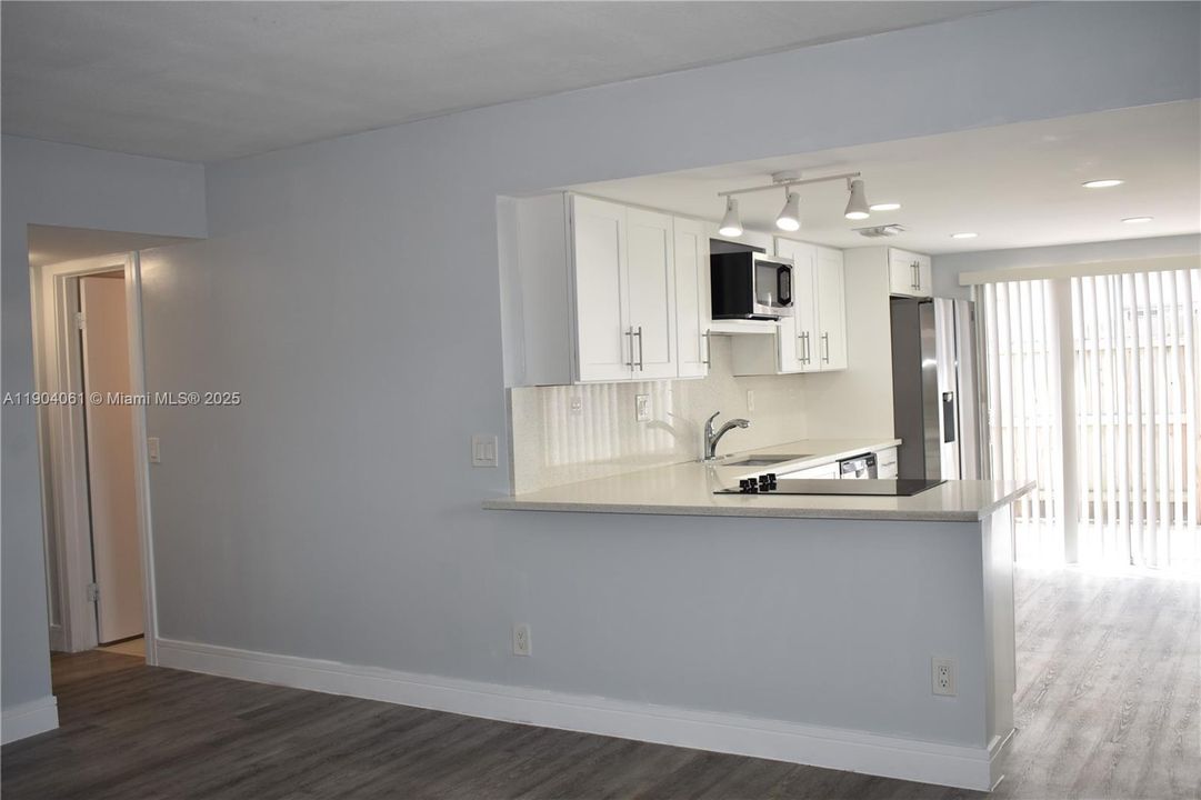 Recently Rented: $1,850 (2 beds, 2 baths, 845 Square Feet)