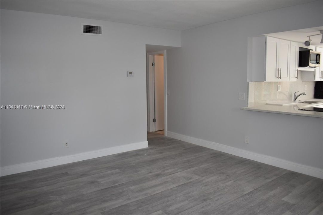 Recently Rented: $1,850 (2 beds, 2 baths, 845 Square Feet)