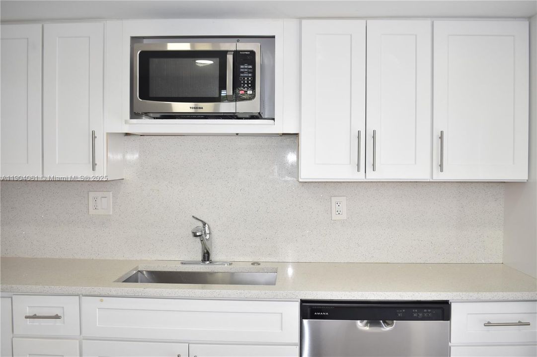 Recently Rented: $1,850 (2 beds, 2 baths, 845 Square Feet)