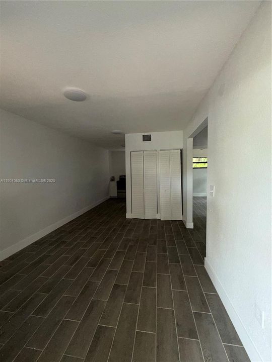 For Rent: $2,700 (2 beds, 1 baths, 1311 Square Feet)