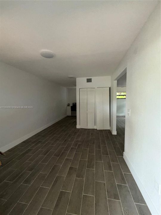 For Rent: $2,700 (2 beds, 1 baths, 1311 Square Feet)