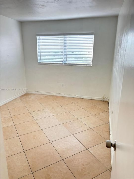 Recently Rented: $2,690 (3 beds, 2 baths, 1200 Square Feet)