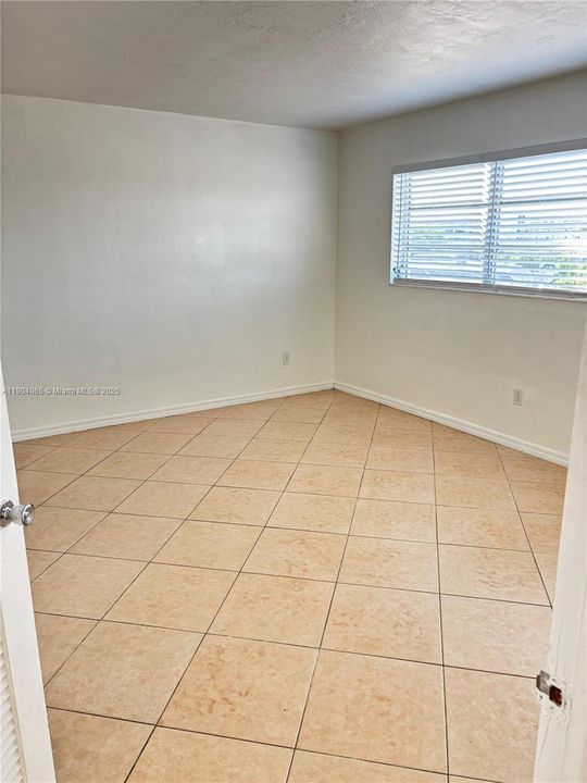 Recently Rented: $2,690 (3 beds, 2 baths, 1200 Square Feet)