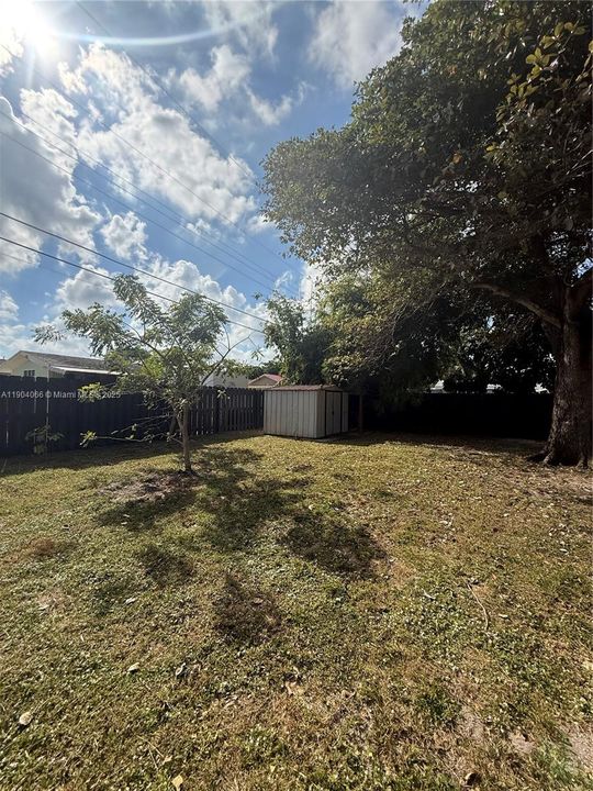 For Sale: $484,900 (3 beds, 2 baths, 1148 Square Feet)