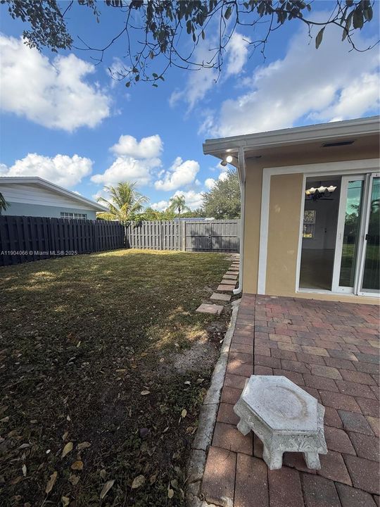 For Sale: $484,900 (3 beds, 2 baths, 1148 Square Feet)