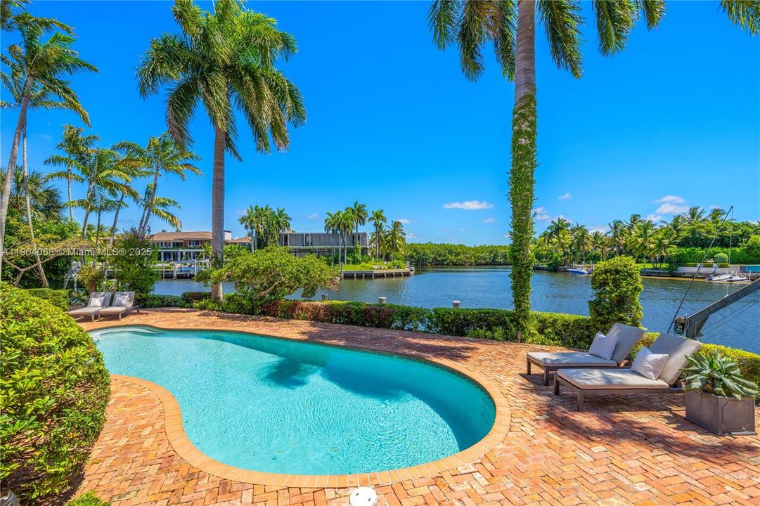 For Rent: $20,000 (5 beds, 4 baths, 3718 Square Feet)