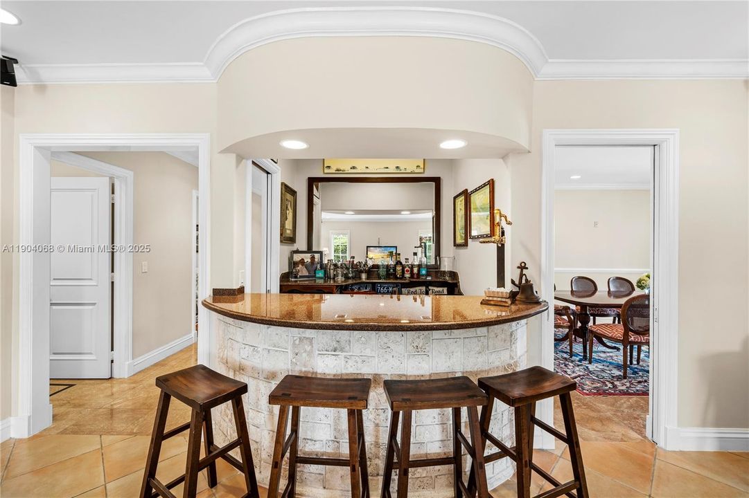 For Rent: $20,000 (5 beds, 4 baths, 3718 Square Feet)