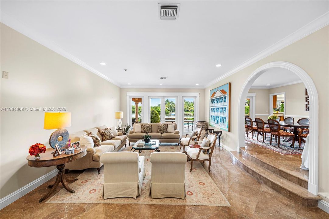 For Rent: $20,000 (5 beds, 4 baths, 3718 Square Feet)