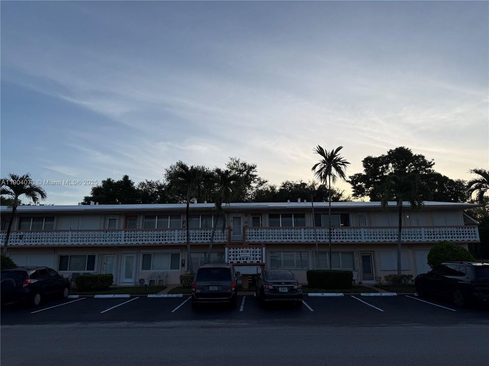 For Rent: $1,250 (1 beds, 1 baths, 625 Square Feet)