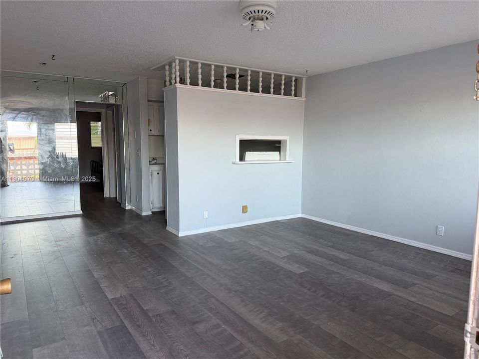 For Rent: $1,250 (1 beds, 1 baths, 625 Square Feet)