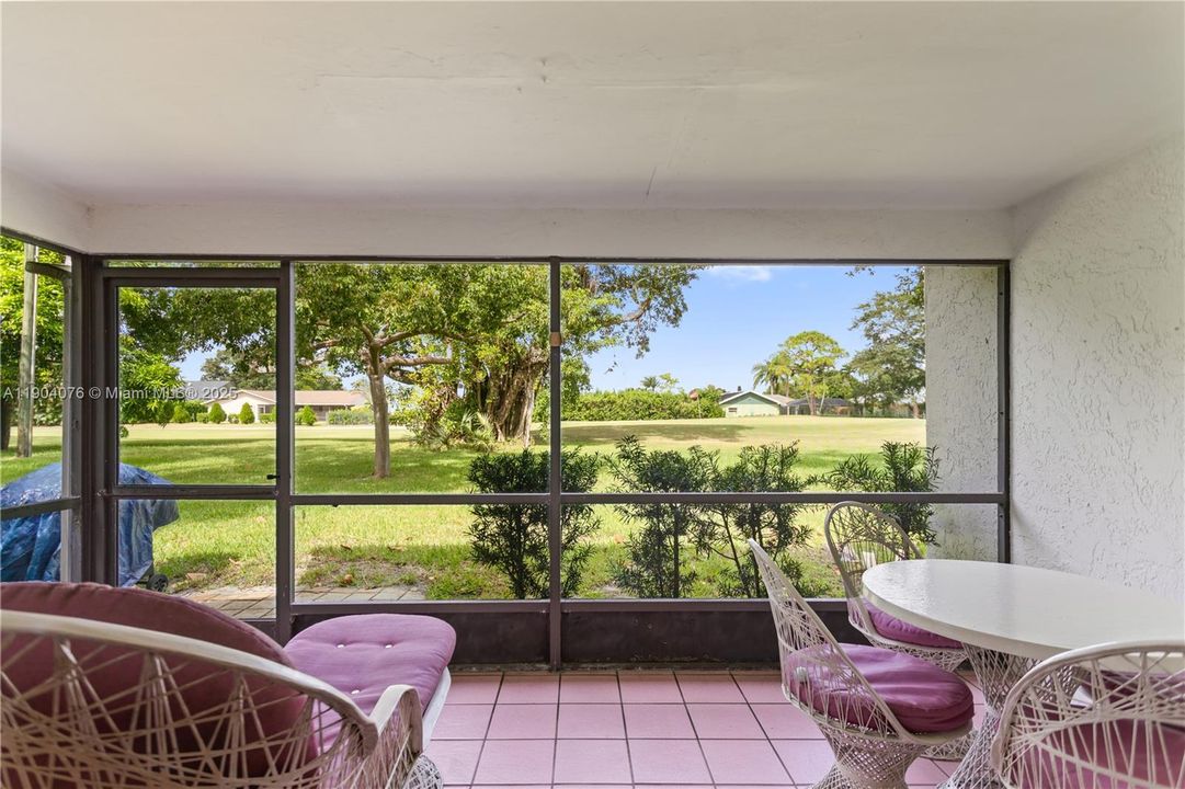 Active With Contract: $349,900 (2 beds, 2 baths, 1173 Square Feet)