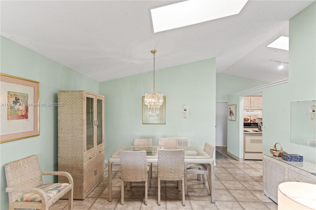 Active With Contract: $349,900 (2 beds, 2 baths, 1173 Square Feet)