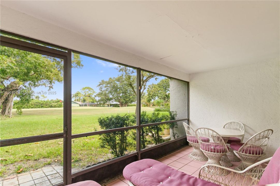 Active With Contract: $349,900 (2 beds, 2 baths, 1173 Square Feet)