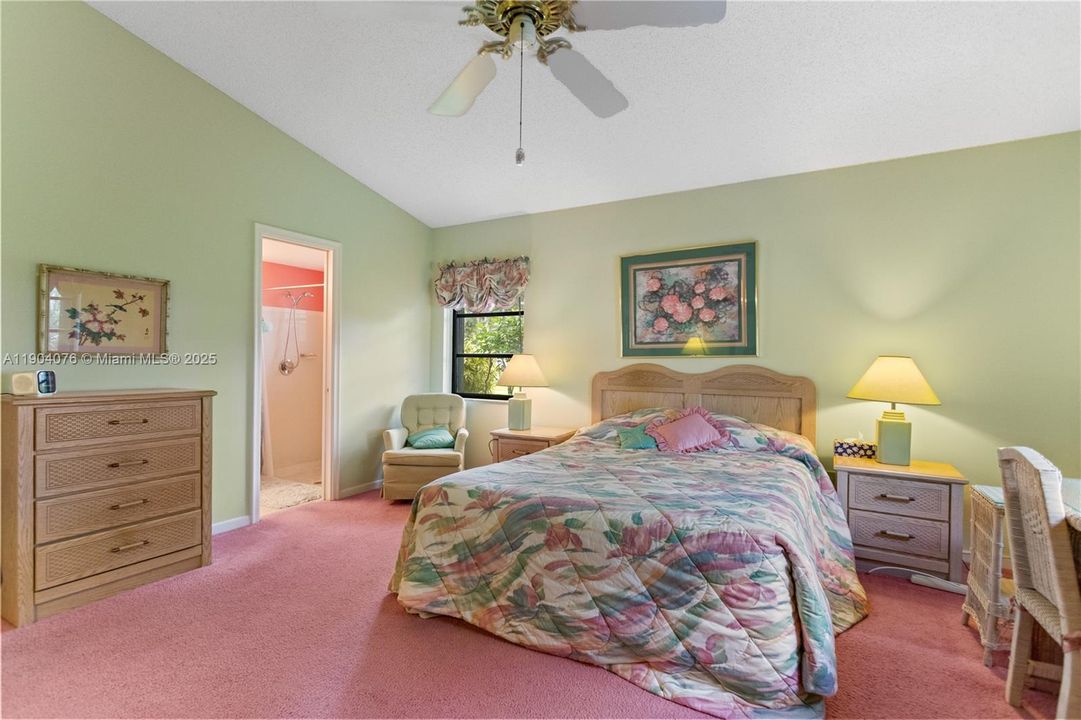 Active With Contract: $349,900 (2 beds, 2 baths, 1173 Square Feet)