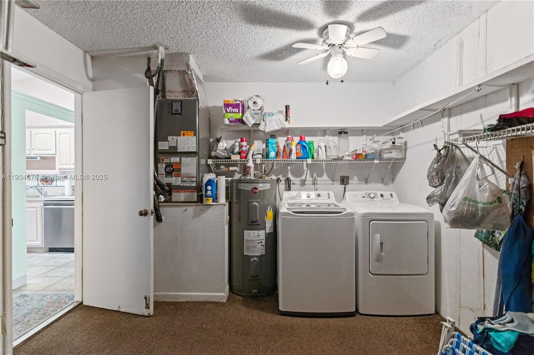 Active With Contract: $349,900 (2 beds, 2 baths, 1173 Square Feet)