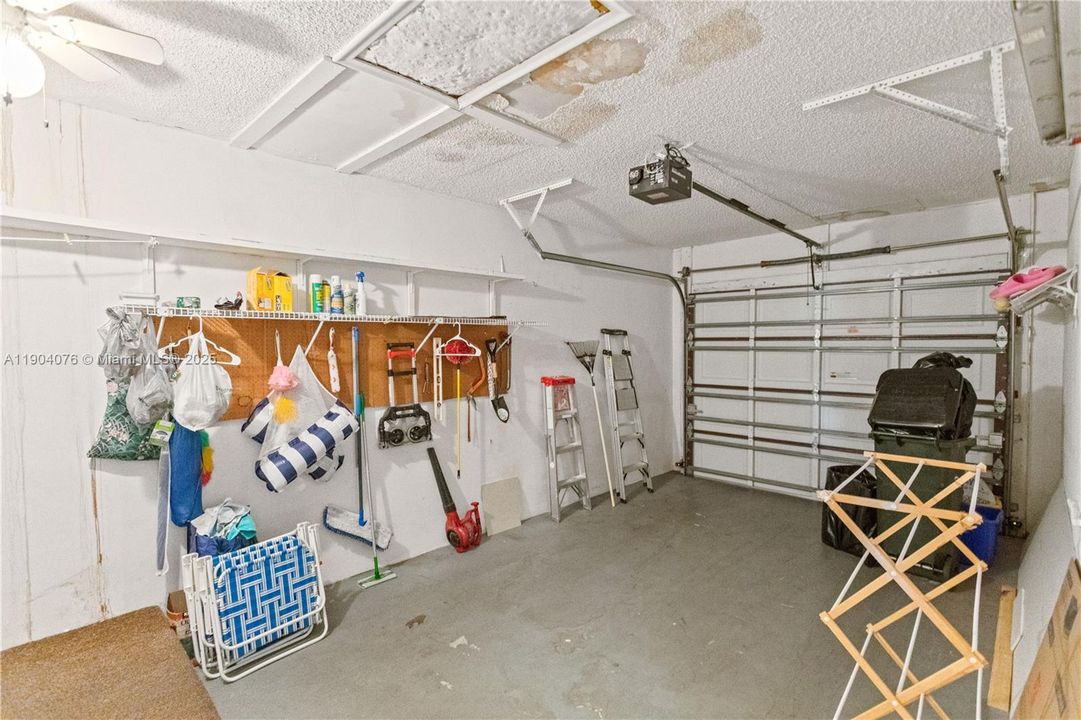 Active With Contract: $349,900 (2 beds, 2 baths, 1173 Square Feet)