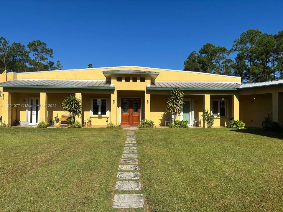 En Venta: $1,400,000 (3 camas, 2 baños, 2355 Pies cuadrados)