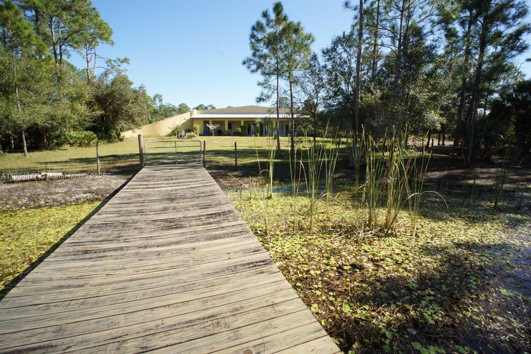 En Venta: $1,400,000 (3 camas, 2 baños, 2355 Pies cuadrados)