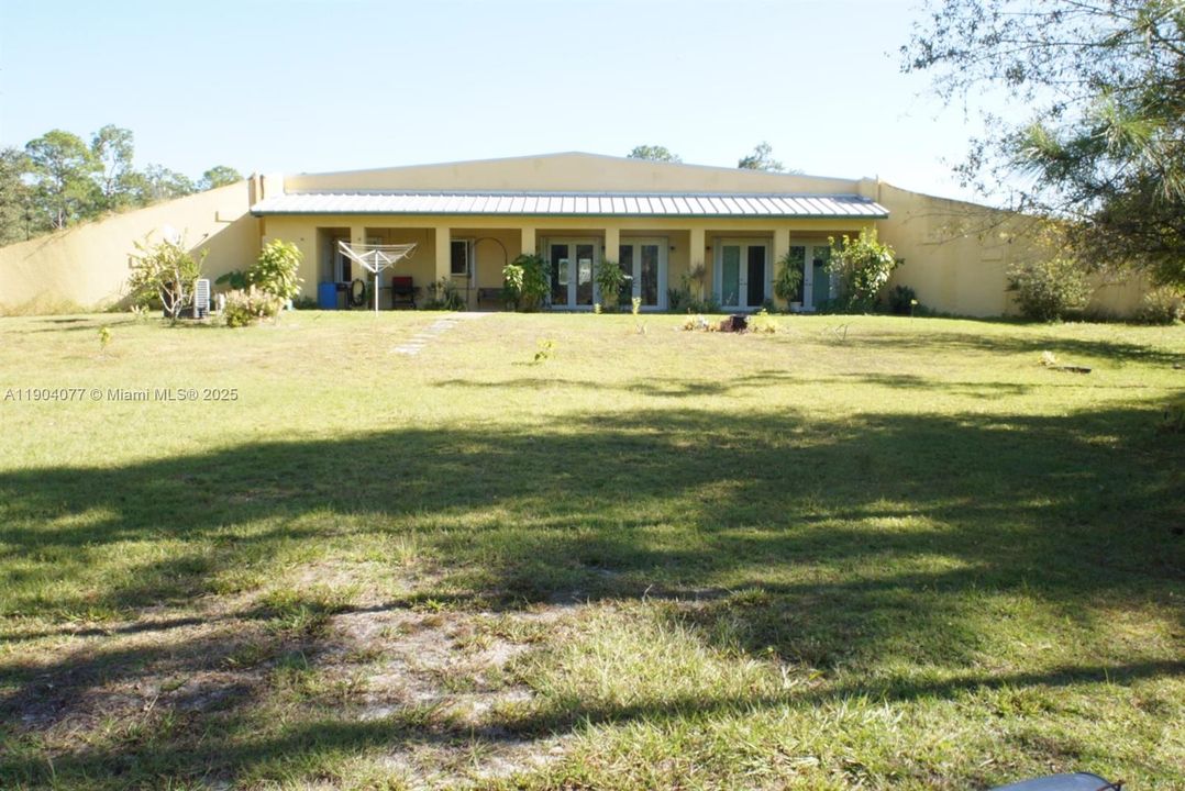 En Venta: $1,400,000 (3 camas, 2 baños, 2355 Pies cuadrados)