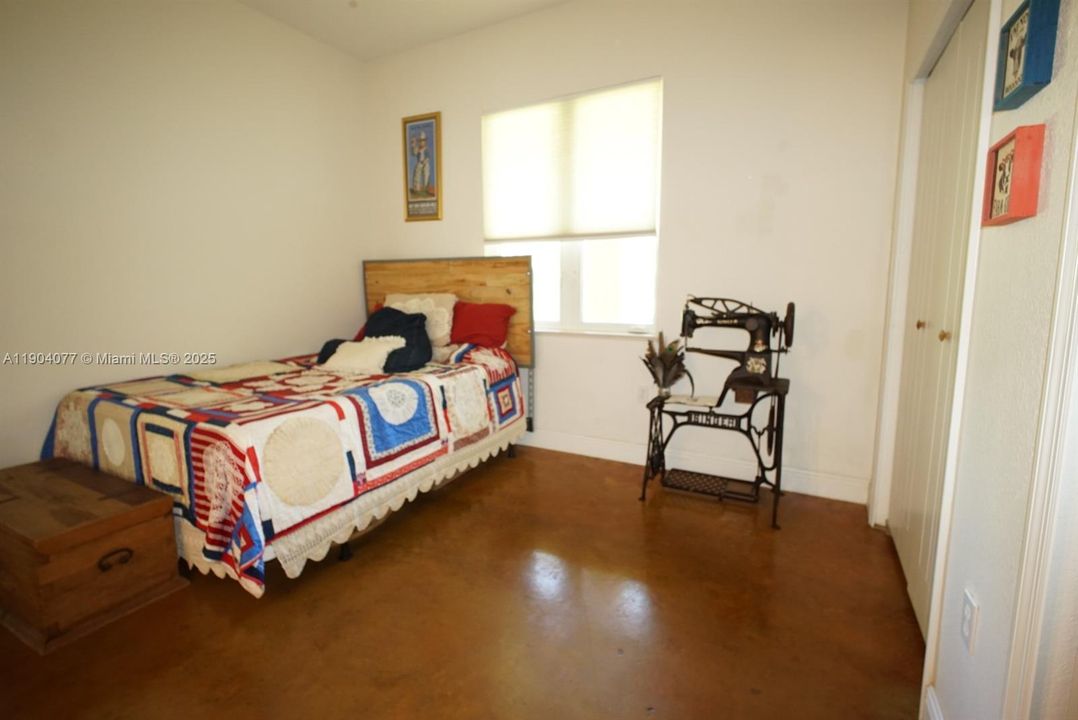 En Venta: $1,400,000 (3 camas, 2 baños, 2355 Pies cuadrados)