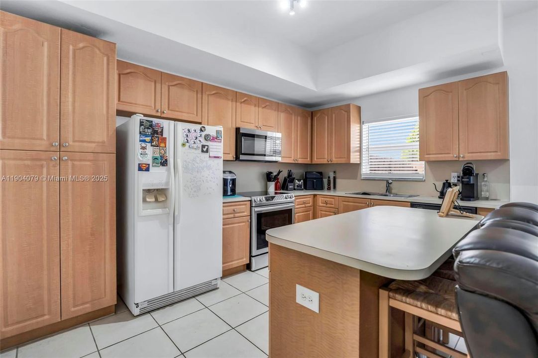 На продажу: $390,000 (2 спален, 2 ванн, 1518 Квадратных фут)