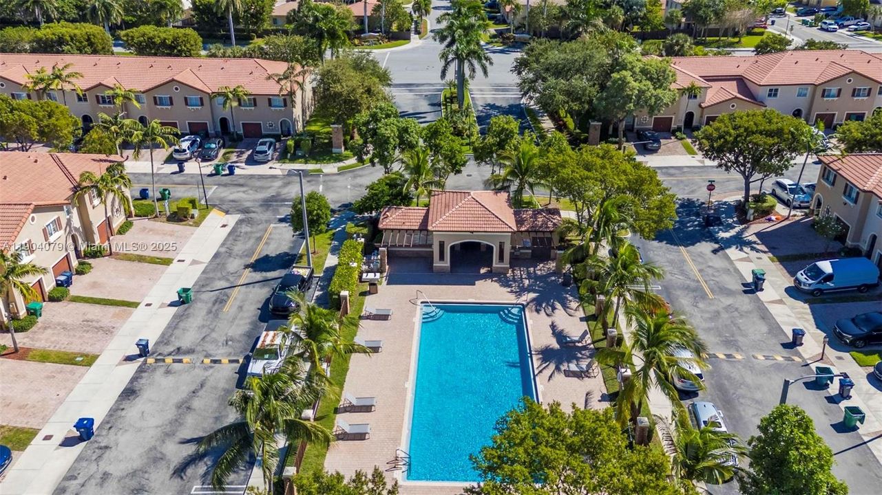 На продажу: $390,000 (2 спален, 2 ванн, 1518 Квадратных фут)