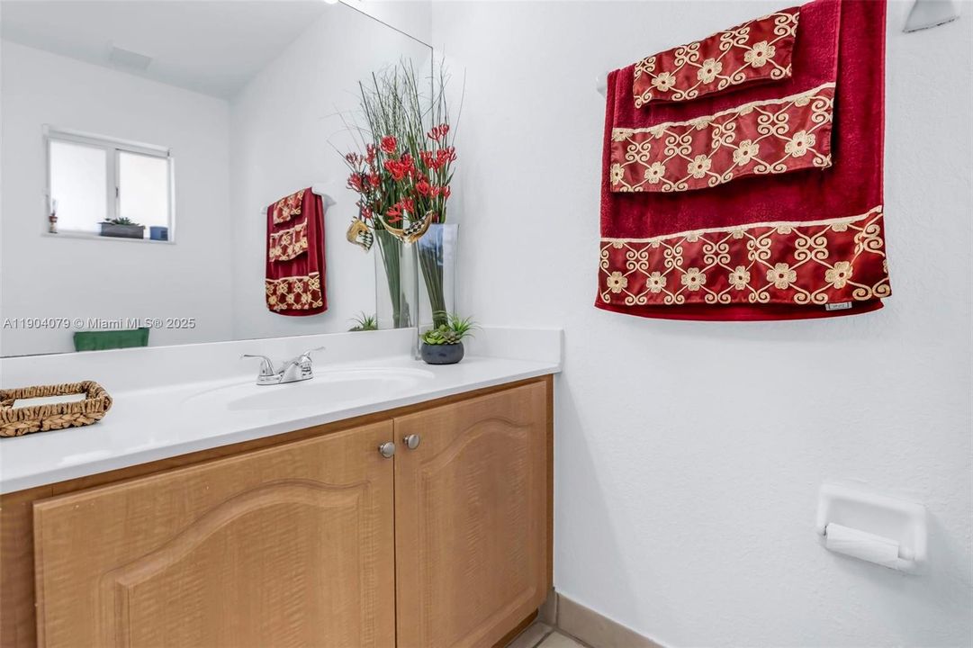 На продажу: $390,000 (2 спален, 2 ванн, 1518 Квадратных фут)