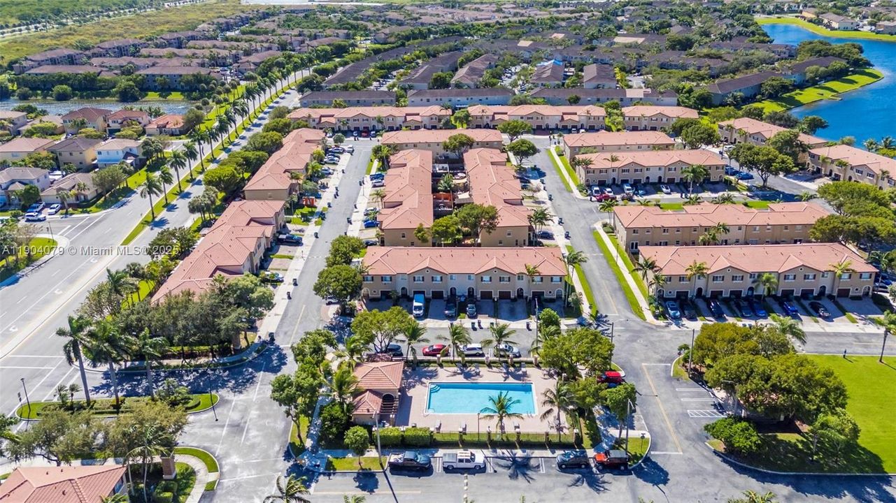 На продажу: $390,000 (2 спален, 2 ванн, 1518 Квадратных фут)