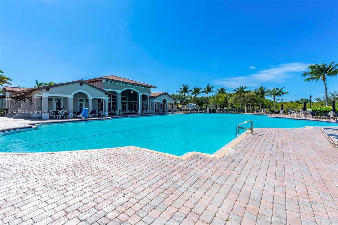 На продажу: $390,000 (2 спален, 2 ванн, 1518 Квадратных фут)