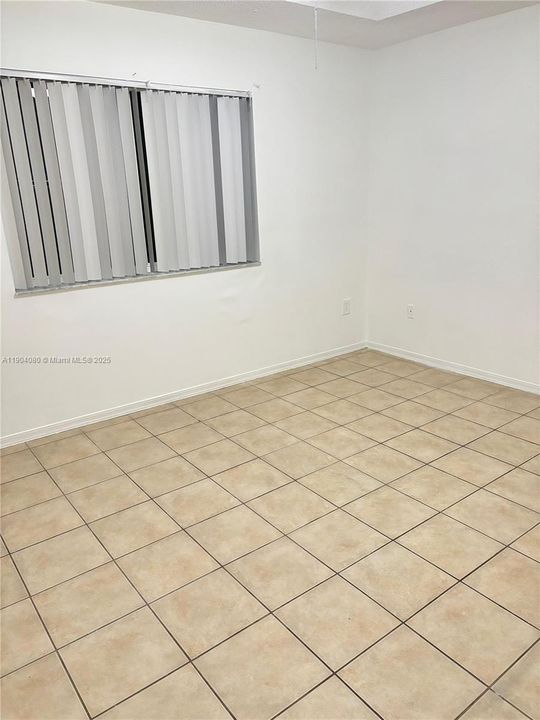 Recently Rented: $2,850 (3 beds, 2 baths, 1320 Square Feet)