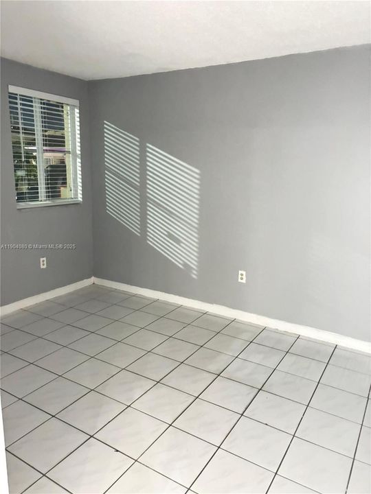 Recently Rented: $2,850 (3 beds, 2 baths, 1320 Square Feet)