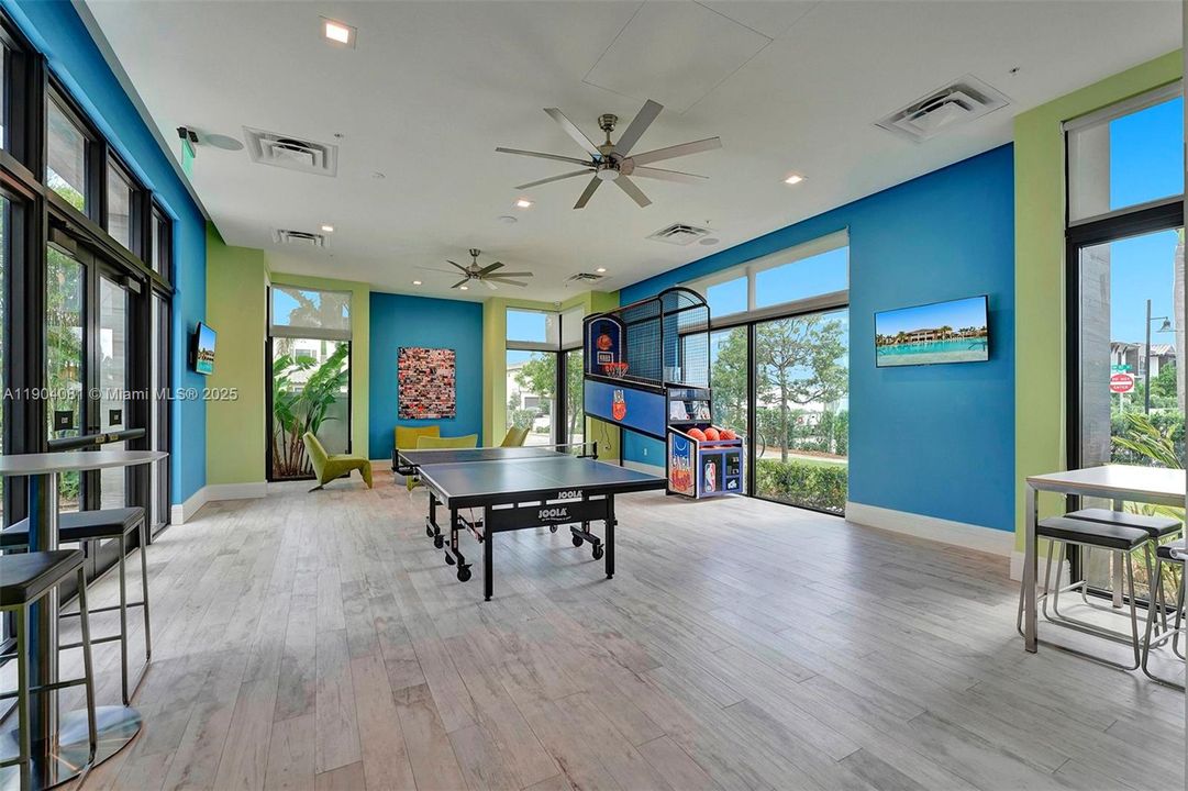 For Sale: $720,000 (3 beds, 2 baths, 1610 Square Feet)