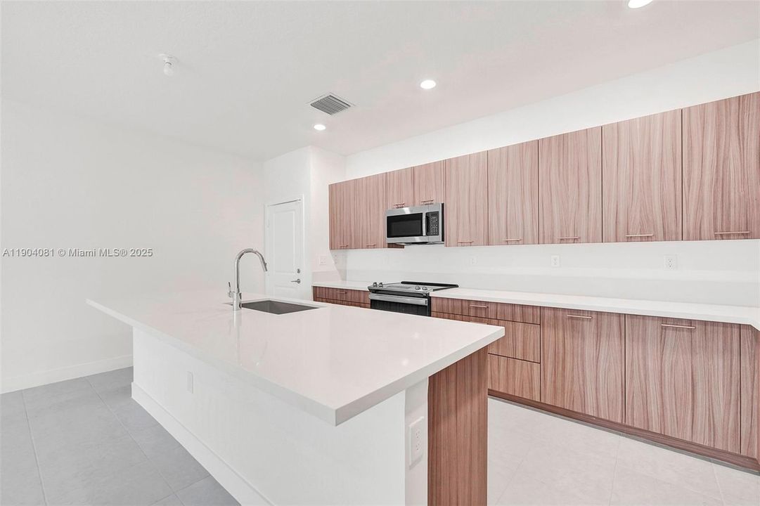 For Sale: $720,000 (3 beds, 2 baths, 1610 Square Feet)