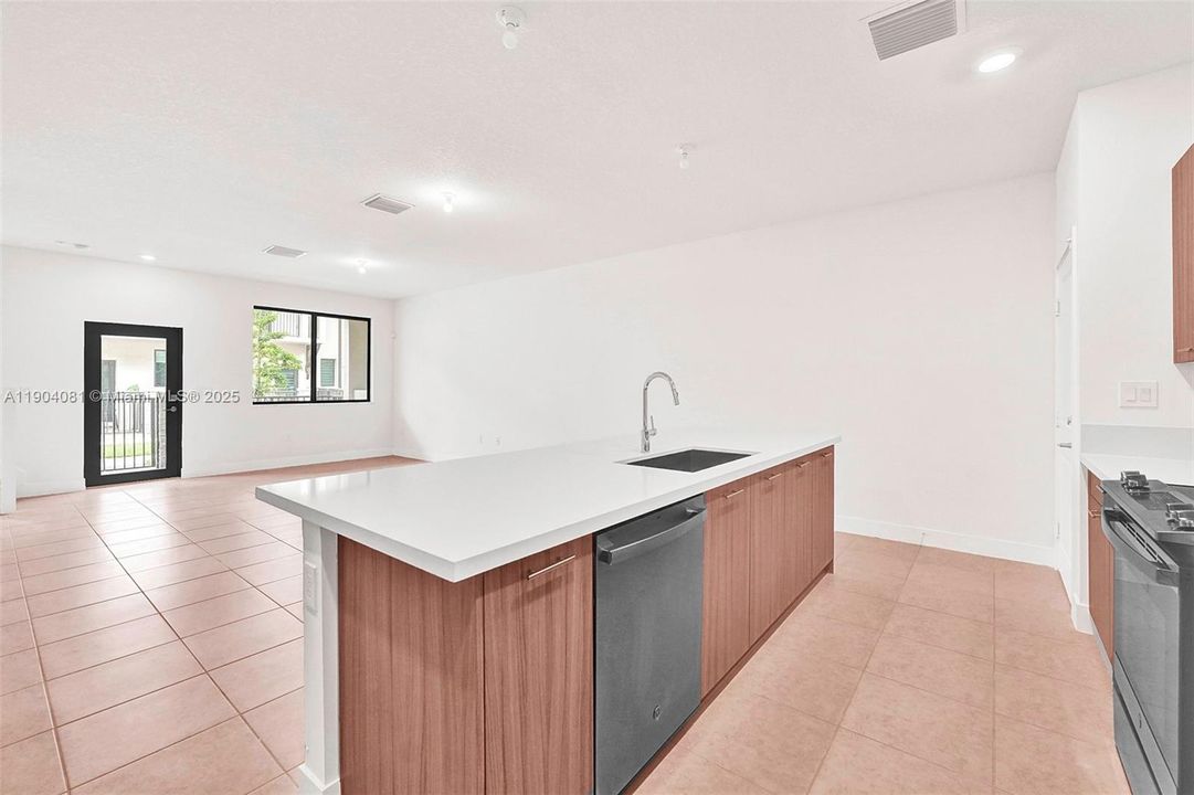 For Sale: $720,000 (3 beds, 2 baths, 1610 Square Feet)