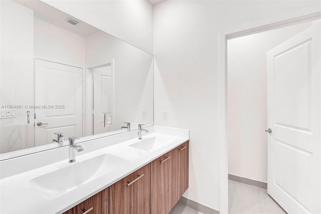 For Sale: $720,000 (3 beds, 2 baths, 1610 Square Feet)