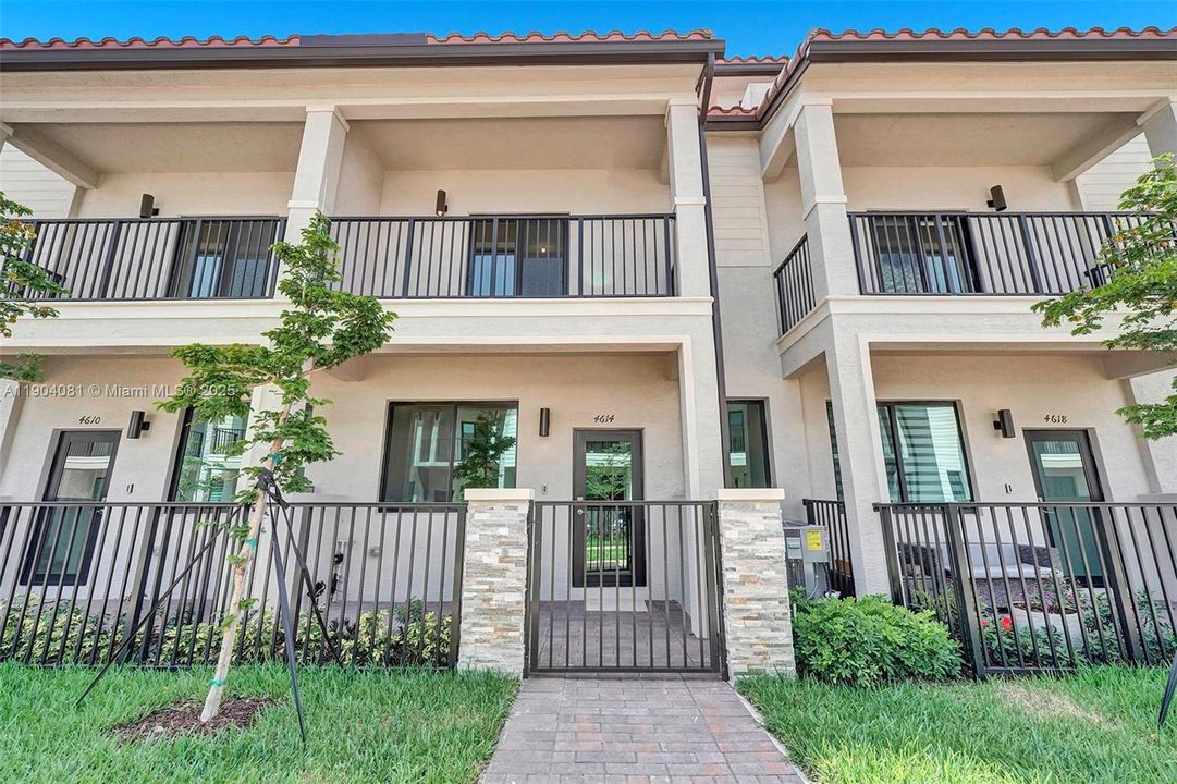 For Sale: $720,000 (3 beds, 2 baths, 1610 Square Feet)