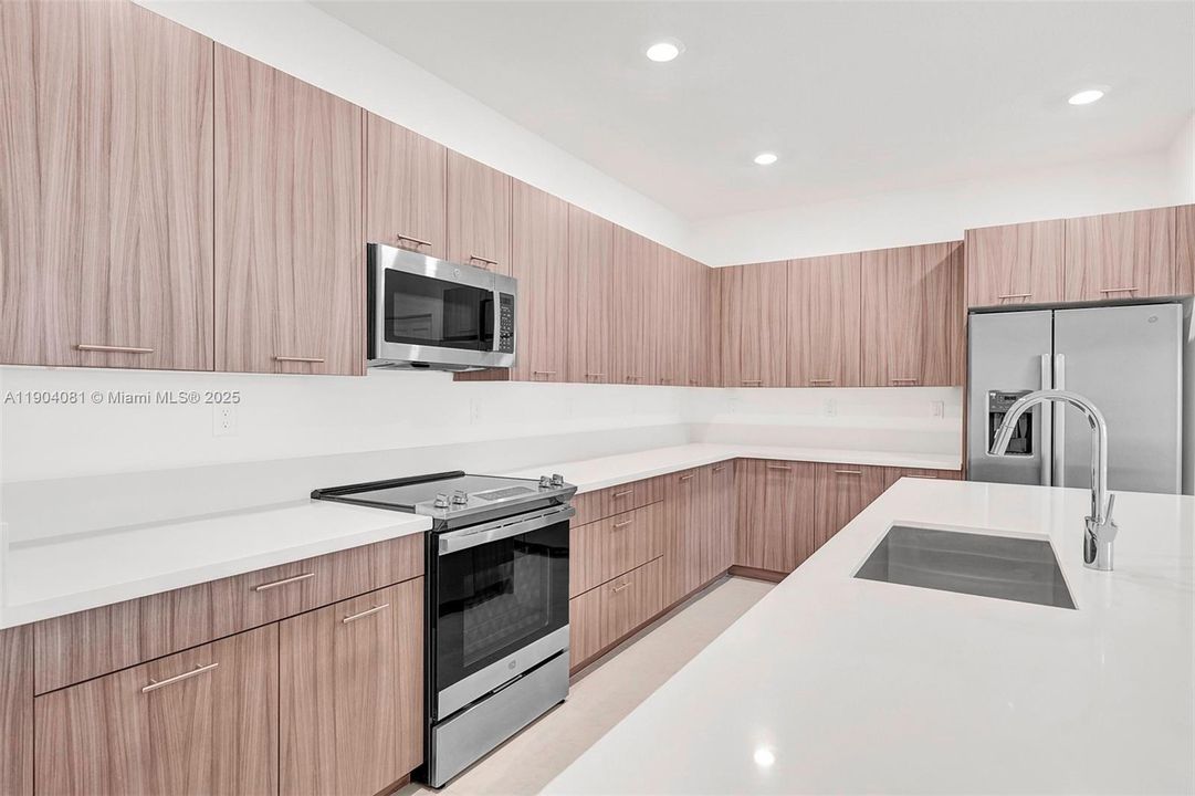 For Sale: $720,000 (3 beds, 2 baths, 1610 Square Feet)