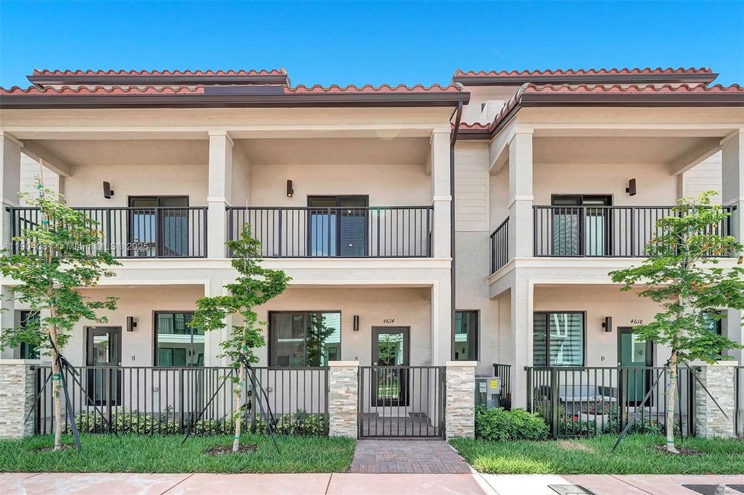 For Sale: $720,000 (3 beds, 2 baths, 1610 Square Feet)