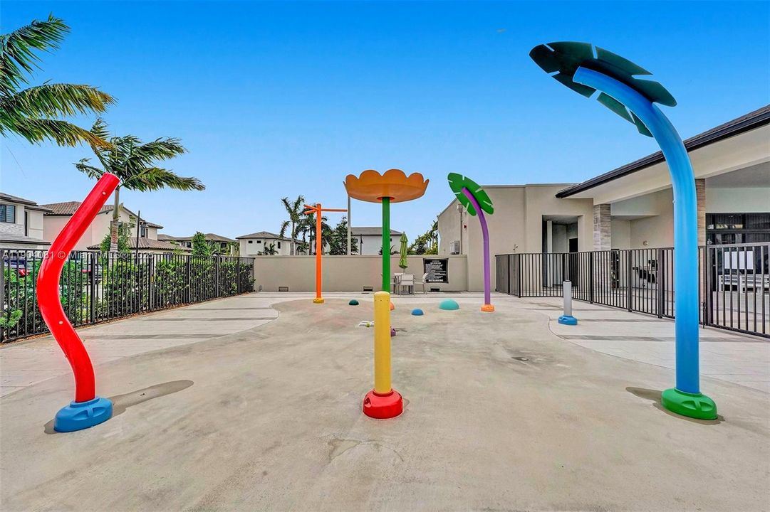 For Sale: $720,000 (3 beds, 2 baths, 1610 Square Feet)