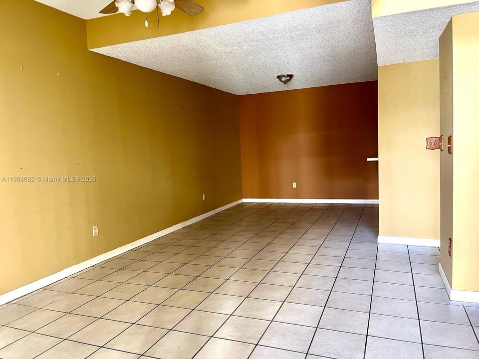 For Sale: $339,000 (2 beds, 1 baths, 1050 Square Feet)